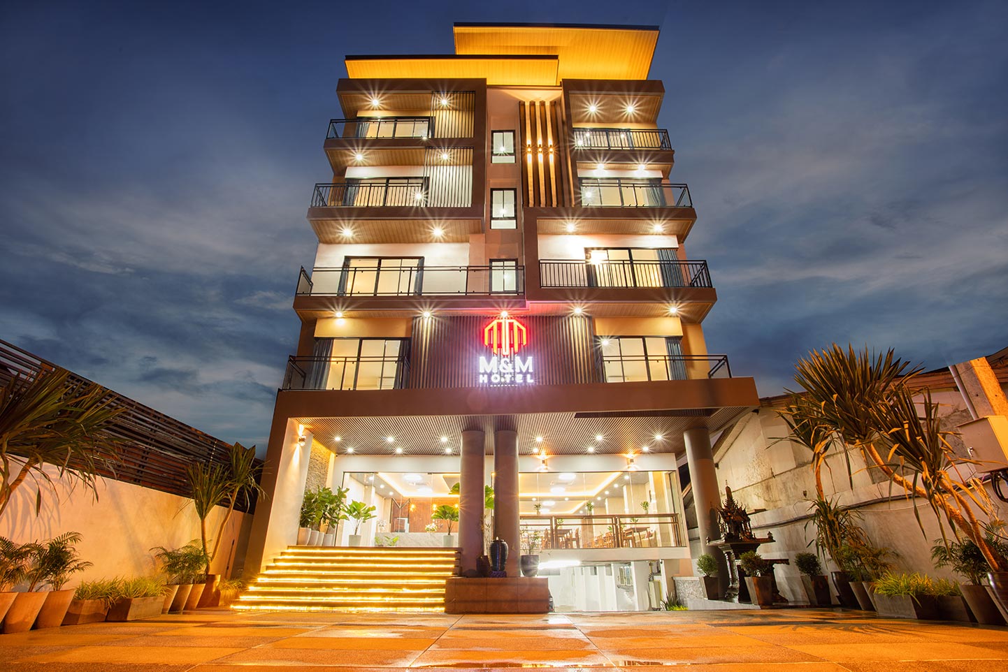 M&M Hotel Vang Vieng  วังเวียง โรงแรม