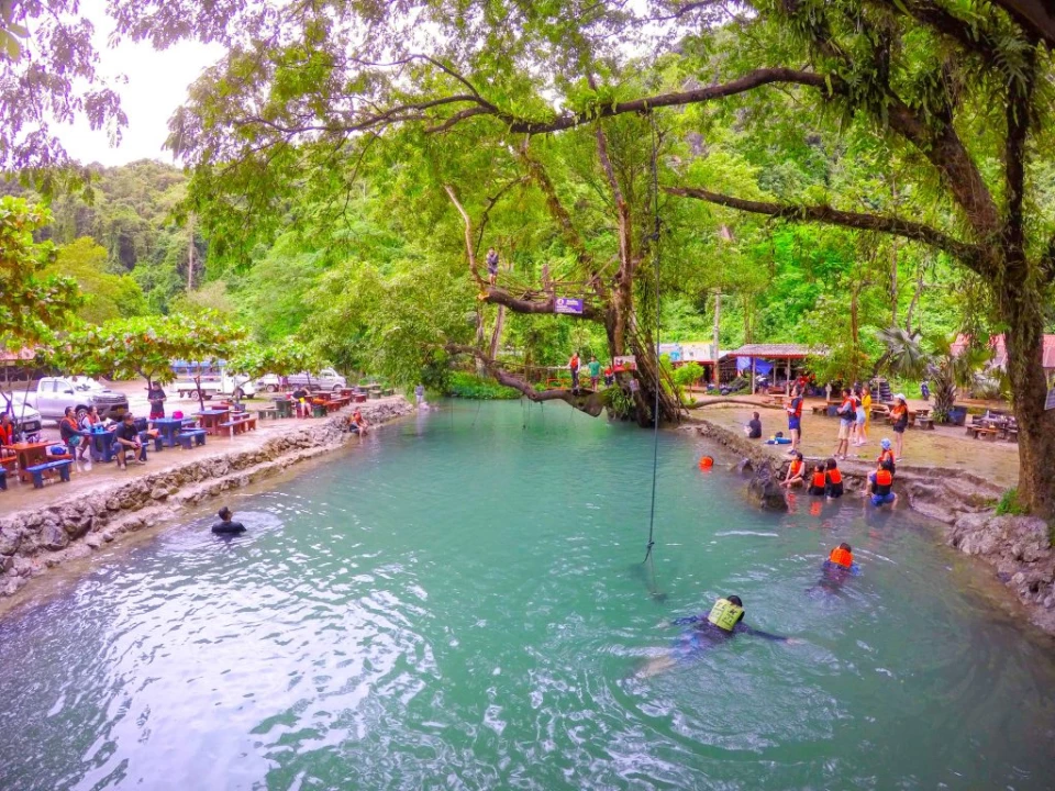 M&M Hotel Vang Vieng  วังเวียง โรงแรม