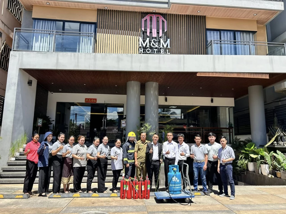 M&M Hotel Vang Vieng วังเวียง โรงแรม